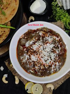 पनीर मसाला इन ब्लैक ग्रेवी(paneer masala in black gravy recipe in Hindi) रेसिपी मुख्य फोटो