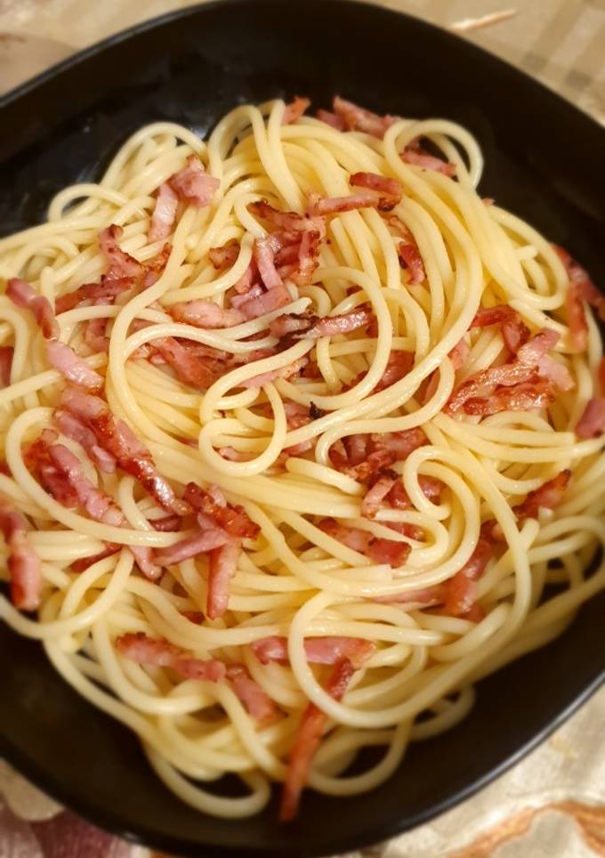 Макарони зі смаженим бочком