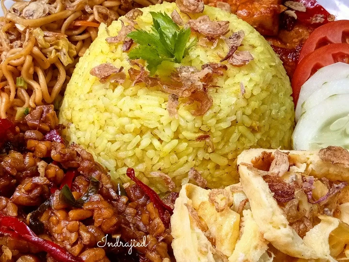 Langkah Gampang Menyiapkan Resep  Nasi Kuning Super Simple yang Enak, Menggugah Selera