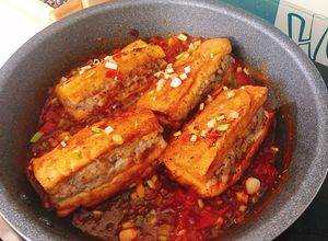 Hình của món Đậu hũ nhồi thịt.