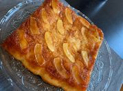 Une photo de orange yaourt