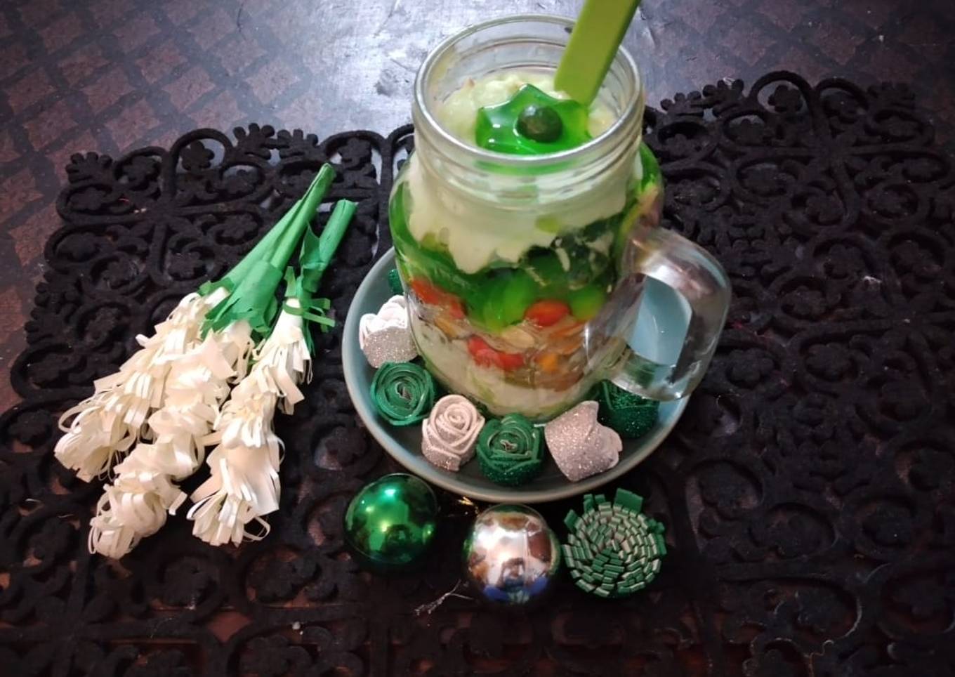 Green Custard with fruits