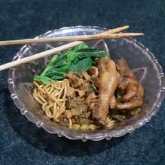 รูปของ Mie ayam ceker ala abang abang #weekendchallenge