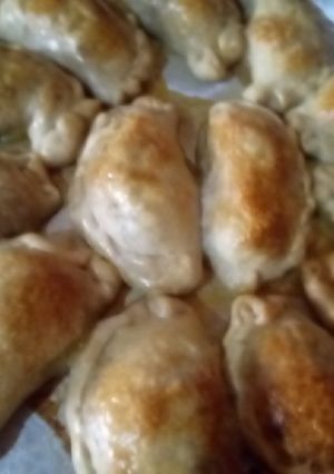 Una foto de Empanadas caseritas😋😋