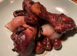 Foto principal de Coq au vin aux marrons (Pollo al vino con castañas)