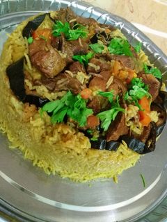 صورة لوصفة مقلوبة الباذنجان والزهرة باللحم