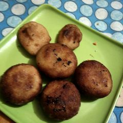 A picture of Kakara pitha.