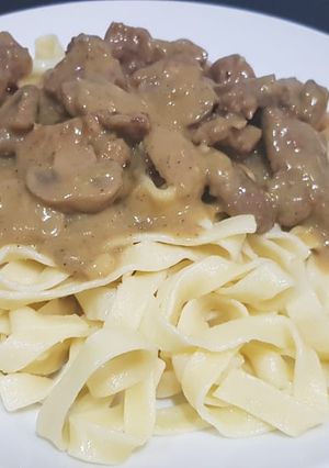 A picture of Beef Strogonoff.
