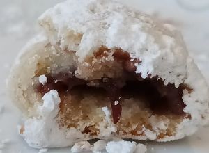 O poză a rețetei Cornulețe fragede cu marmeladă de prune.