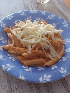 Una foto de Macarrones con salchichas