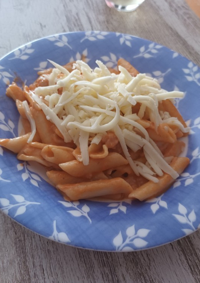 Una foto de Macarrones con salchichas