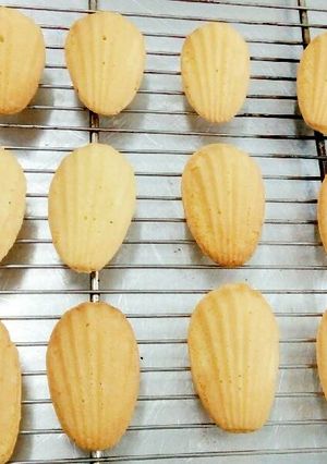 Hình của món Madelines (bánh con sò).
