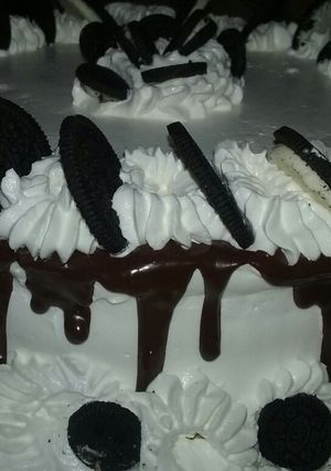 Una foto de Torta de cacao amargo con galletitas oreo