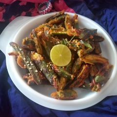 A picture of Karari bhindi.
