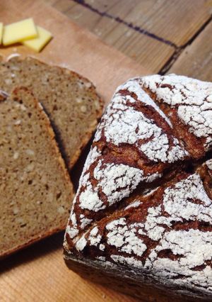 A picture of 100% Whole Grain German Rye Loaf Bread.