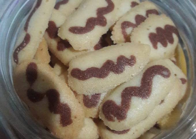 Cat Tongue Cookies (Lidah Kucing)