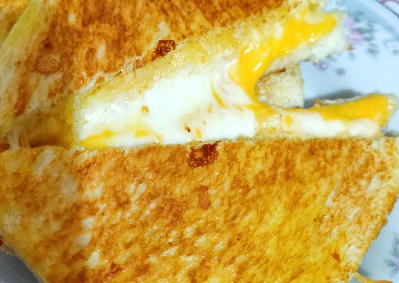 Cheese melted sandwich