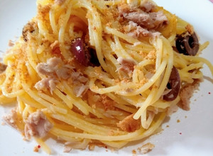 Una foto de Spaghetti en salsa de atún (en lata)