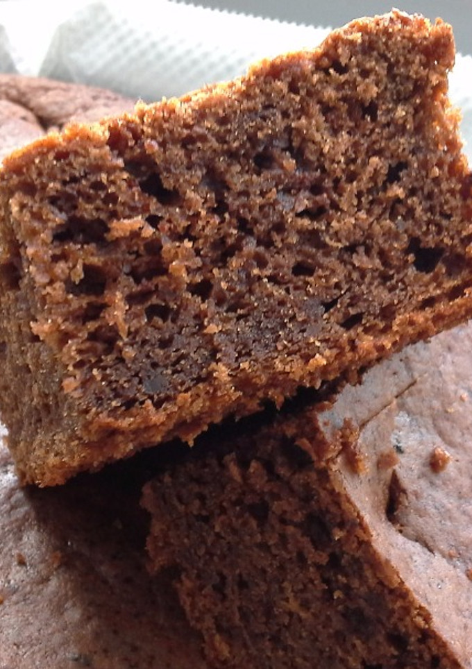 Una foto de Bizcocho esponjoso de chocolate y queso