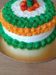 A picture of Rasgulla Rabdi Cake.