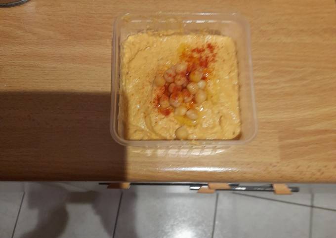 Homemade hummus from freshly cooked chickpies