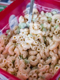 Una foto de Ensalada de coditos con mayonesa y verduras