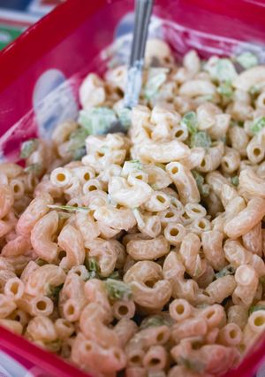 Una foto de Ensalada de coditos con mayonesa y verduras