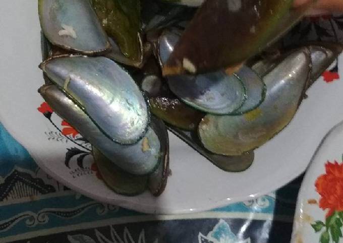 Kerang hijau saus tomat