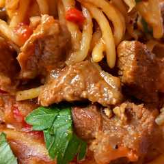Una foto de Guiso de Carne con Fideos