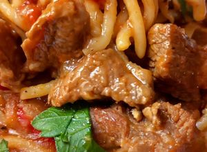 Una foto de Guiso de Carne con Fideos