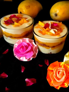मैंगो कस्टर्ड पुडिंग (mango custard pudding recipe in Hindi) रेसिपी मुख्य फोटो