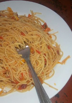A picture of Spaghetti with veges.