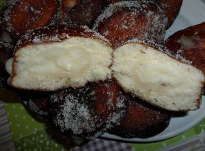 Foto principal de Pelotas de fraile. Con crema pastelera