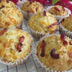Una foto de Muffins salados de Bacon y Queso