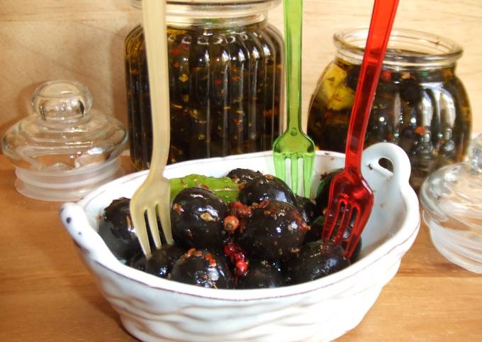 Aceitunas negras marinadas para conservar Receta de Cuqui Bastida- Cookpad