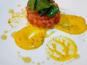 Una foto di valeriana e salmone