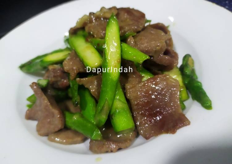 Cara Gampang Menyiapkan Asparagus whit beef tongue Anti Gagal