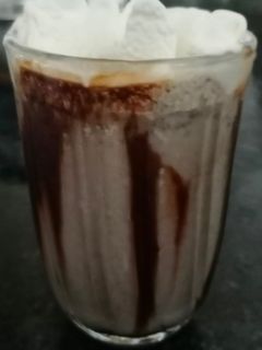 ઓરિઓ મિલ્કશેક (Oreo milkshake Recipe in Gujarati) રેસીપી મુખ્ય ફોટો
