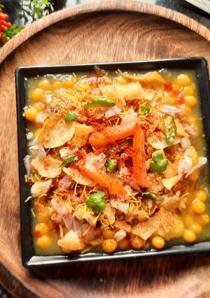 बिहार प्रसिद्ध चाट (Bihari street style chaat recipe in hindi) रेसिपी मुख्य फोटो