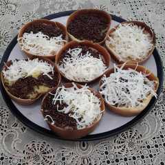 A picture of Martabak mini.