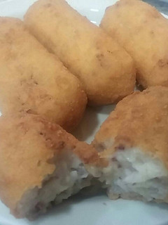 Una foto de 33. Croquetas de pulpo
