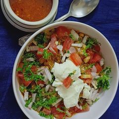 A picture of Leftover sev chivda misal.