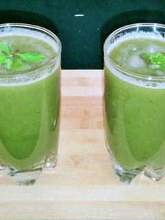 A picture of Cucumber Juice | Summer Juice Recipes | Morning Drink For Weight Loss.