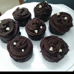 A picture of Chocolate Cupcakes.