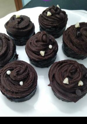 A picture of Chocolate Cupcakes.