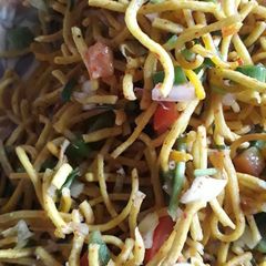A picture of Fried noodles chatpati chat.