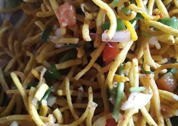 Fried noodles chatpati chat