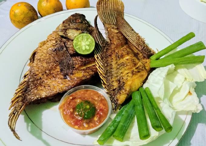 Gurami goreng sambal penyet yummy π