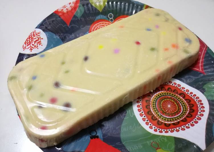 Turrón de chocolate blanco con lacasitos