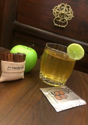 A picture of Apple Cinnamon English breakfast tea.